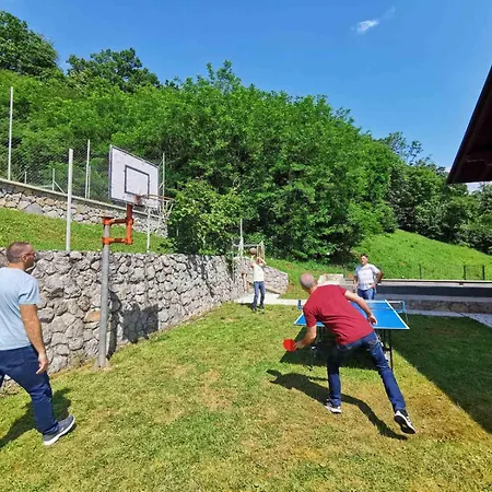 Djuric בית נופש *