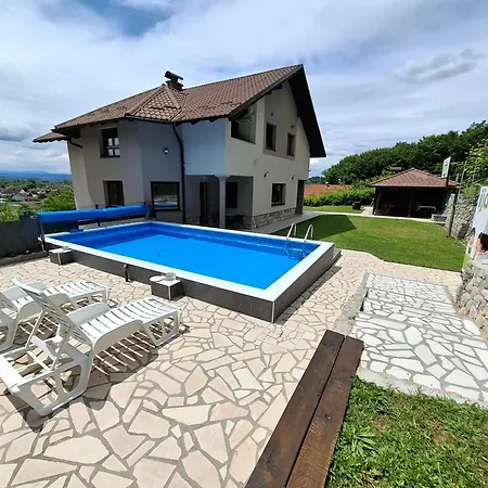 Djuric בית נופש לקטסי